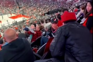 狠狠一波文化輸出國外球迷現(xiàn)場現(xiàn)學(xué)現(xiàn)賣喊出：楊瀚森牛逼！