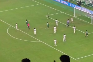 小編有點(diǎn)宕機(jī)啊！蘇超現(xiàn)場無錫球迷小姐姐一句話三反轉(zhuǎn)