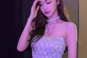 美人魚啊！美女主播金佳悅一身魚尾裙穿搭：這是個(gè)有香氣的晚上~