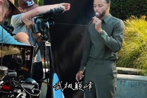 小學(xué)生變大佬！庫(kù)里拍攝廣告抽著雪茄 大佬氣勢(shì)十足啊~